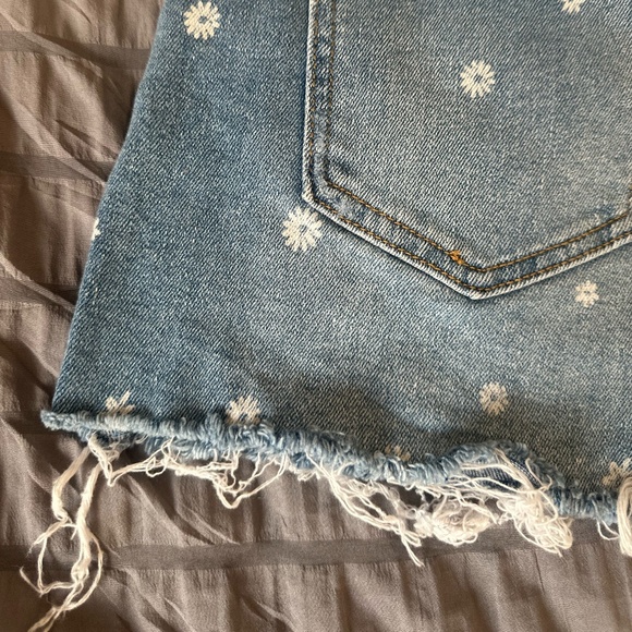 Women's Jeans Shorts - Ripped - Flower Print - US 28 - Picture 7 of 8